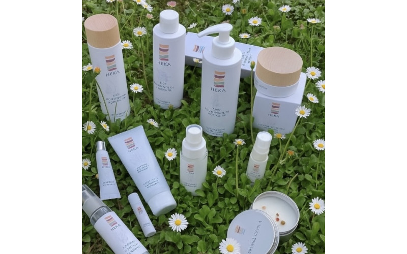 IL MONDO DI HEKA.... LA BELLEZZA AUTENTICA SUPPORTATA DAI FIORI DI BACH